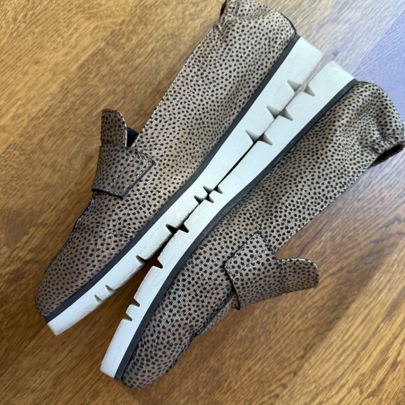 AGL ITALY Micro Pointed Toe Loafers; Polka Dot Print; Size 37 - Picture 3 of 9